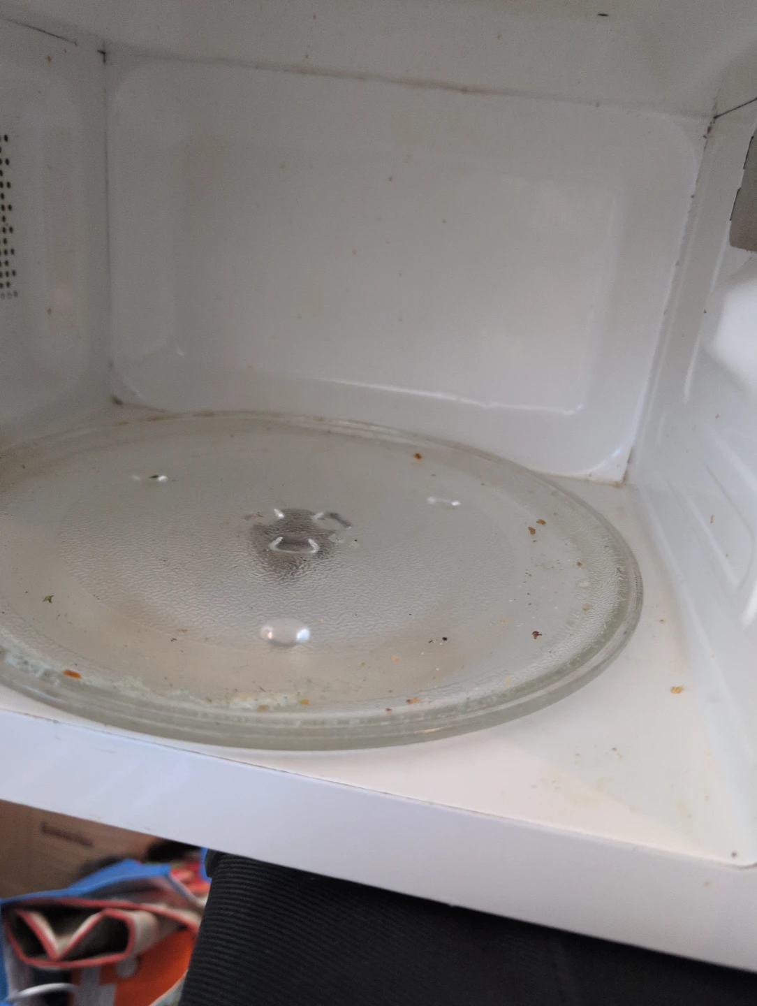 RCA Microwave - photo 2