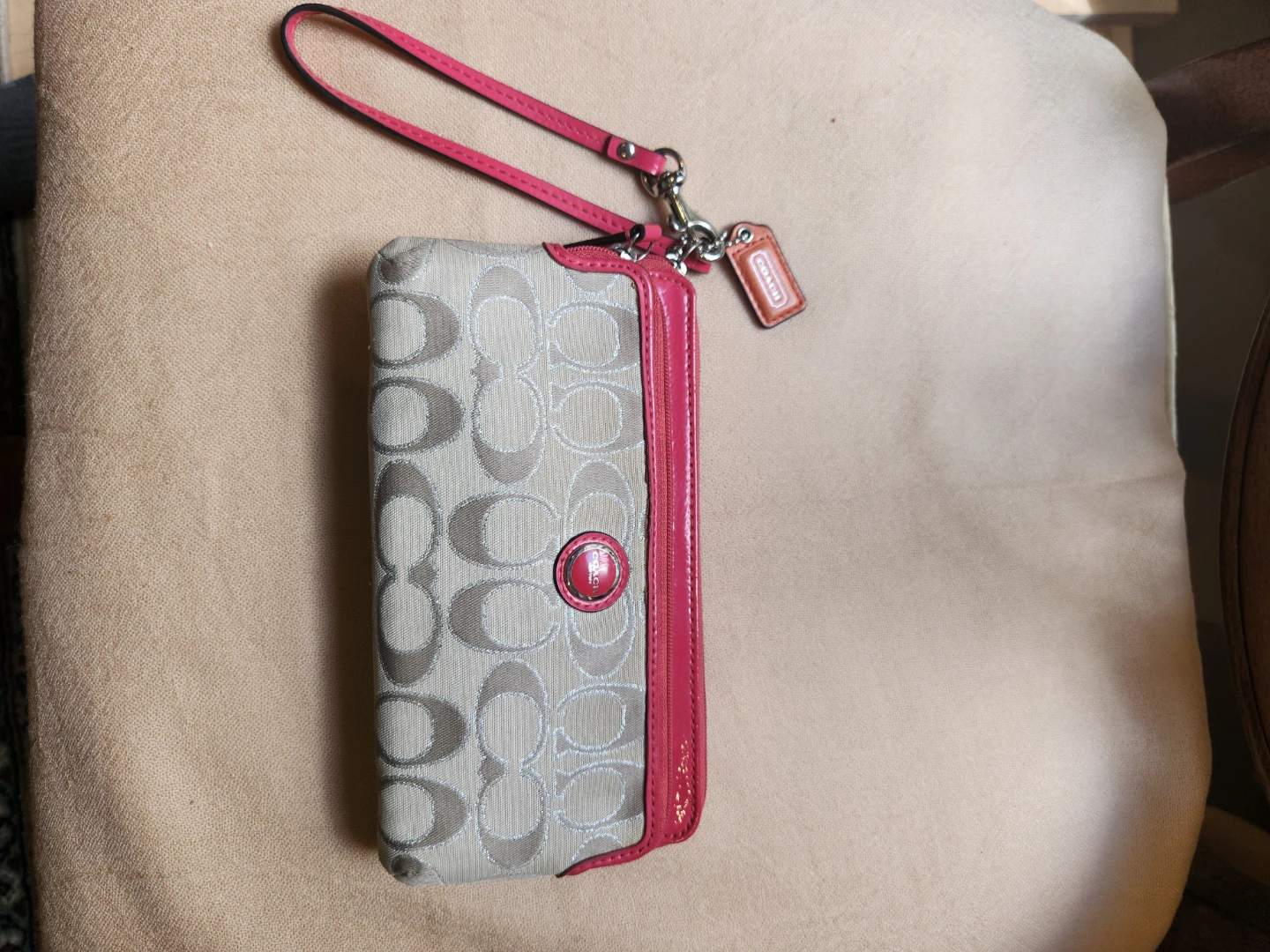 Coach Signature Wristlet Wallet Pink Trim