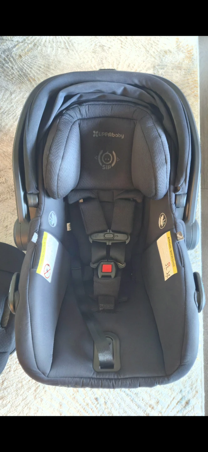 UPPAbaby MESA Infant Car Seat with Base