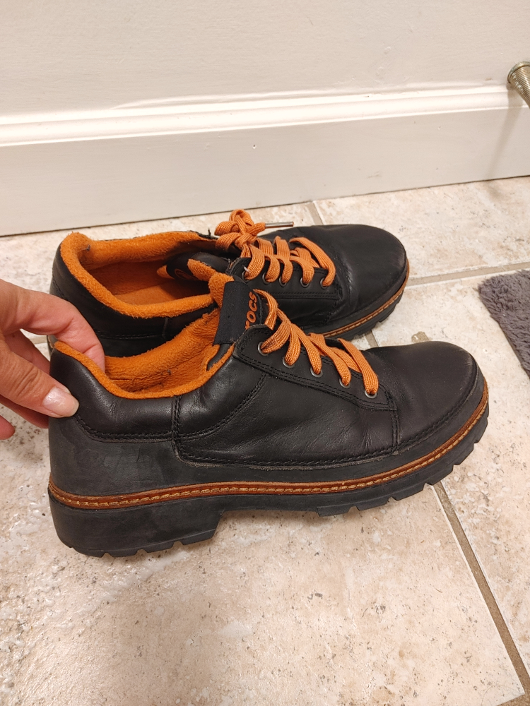 Men's Black Leather Shoes with Orange Laces size 11