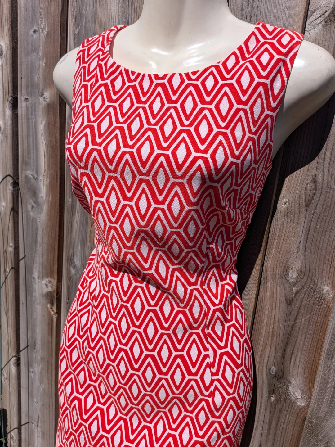 Red and White Diamond Print Sleeveless Dress - photo 2
