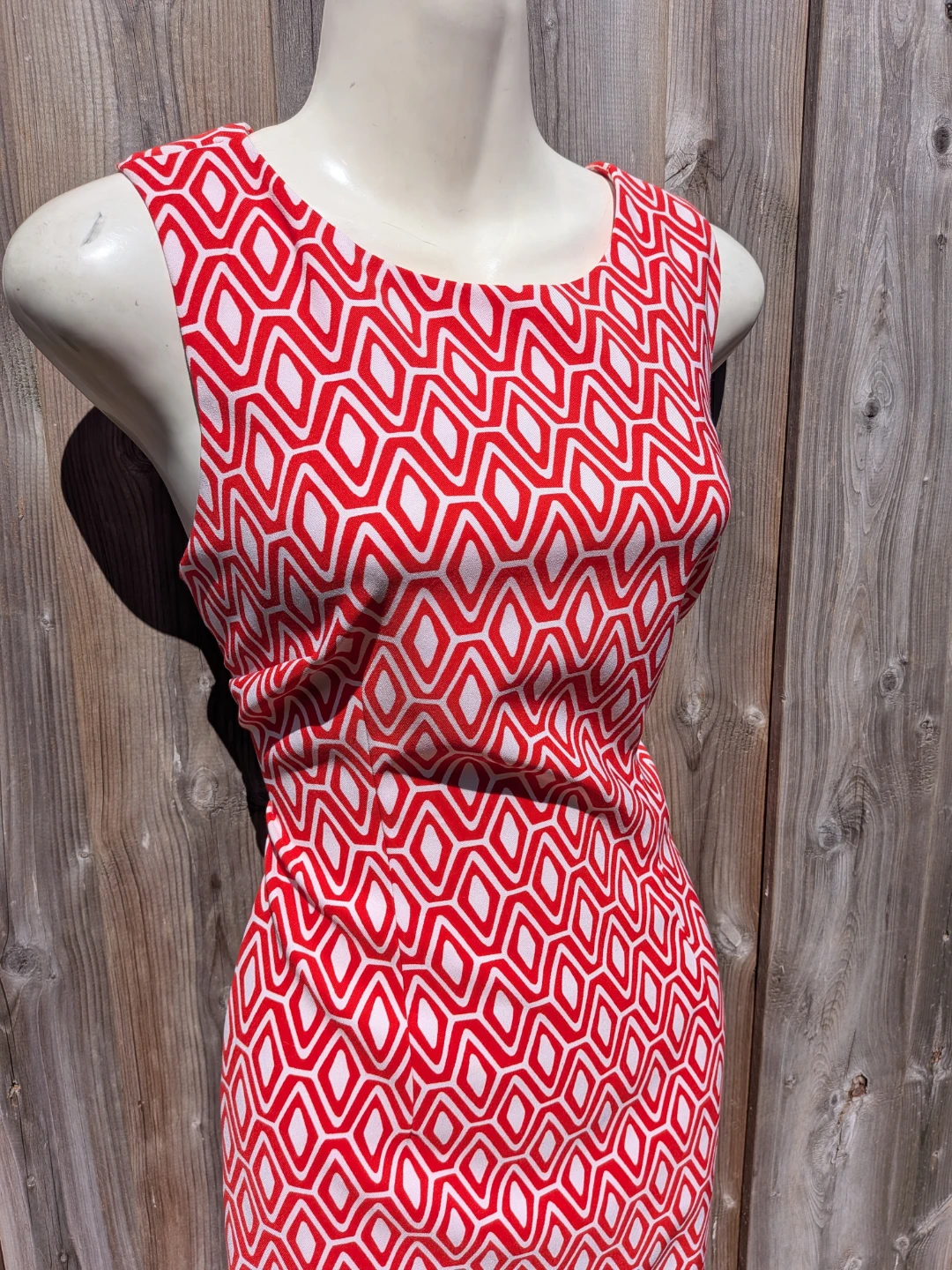Red and White Diamond Print Sleeveless Dress - photo 4