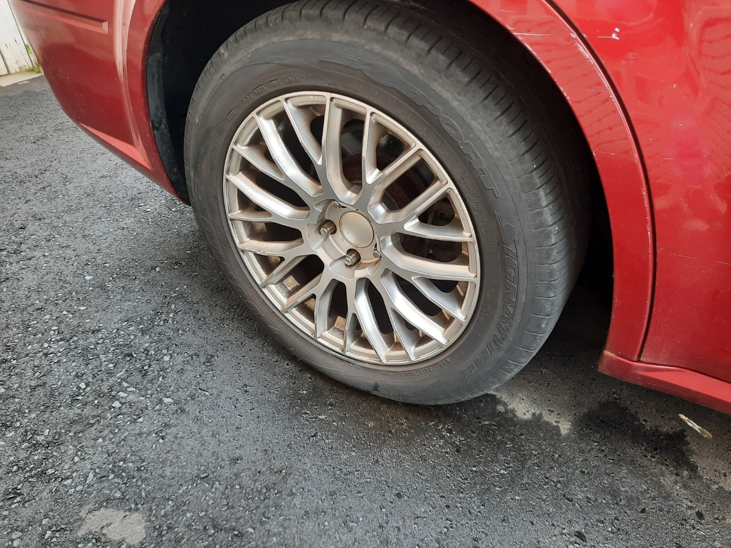 Red Dodge Magnum Wagon - photo 2