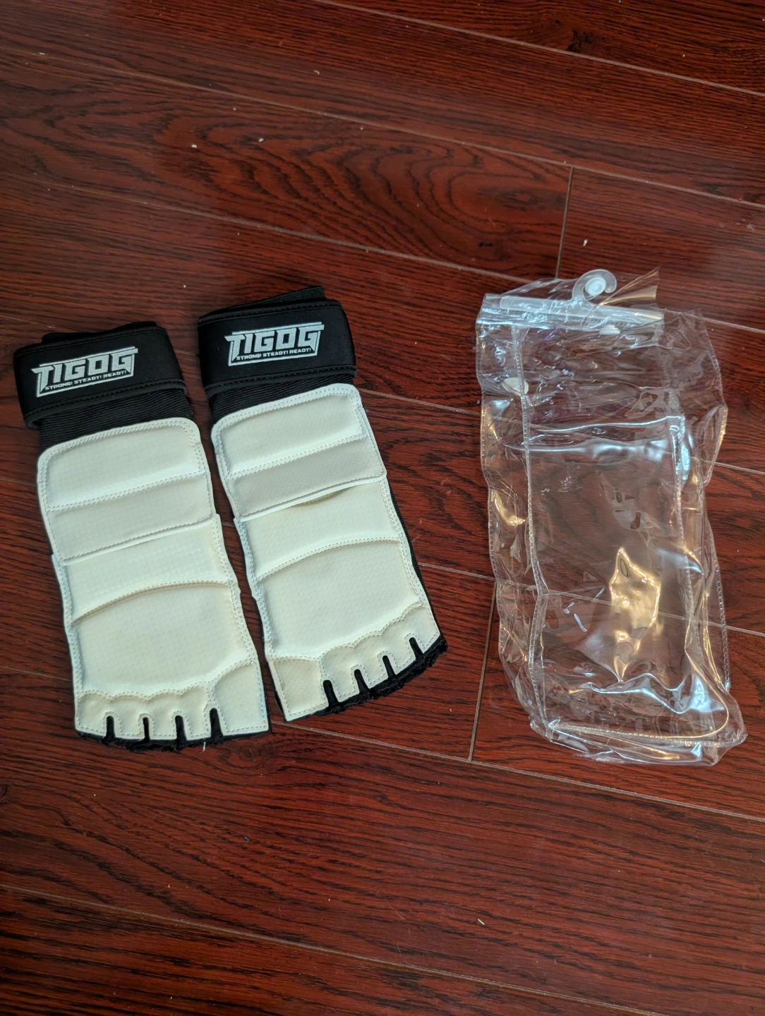 Brand NEW TIGOS Martial Arts Sparring Foot guard - photo 2