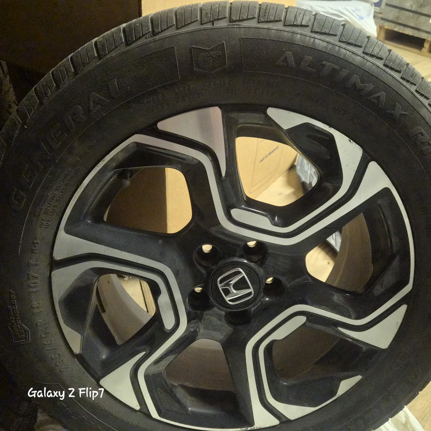 OEM Honda CRV Rims 18" with All season tires