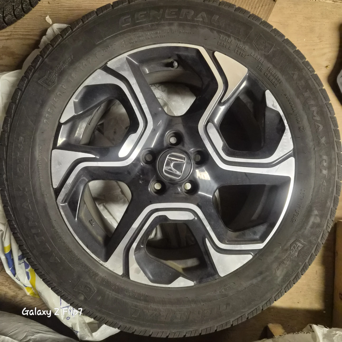 OEM Honda CRV Rims 18" with All season tires - photo 5