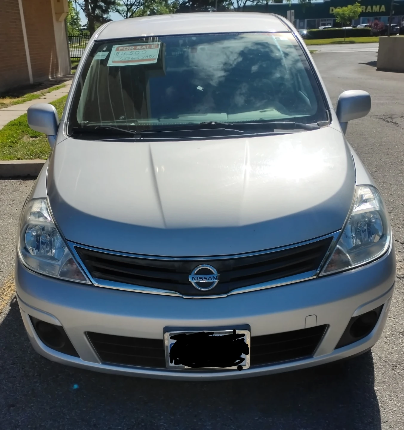2010 Nissan Versa SL Silver Hatchback