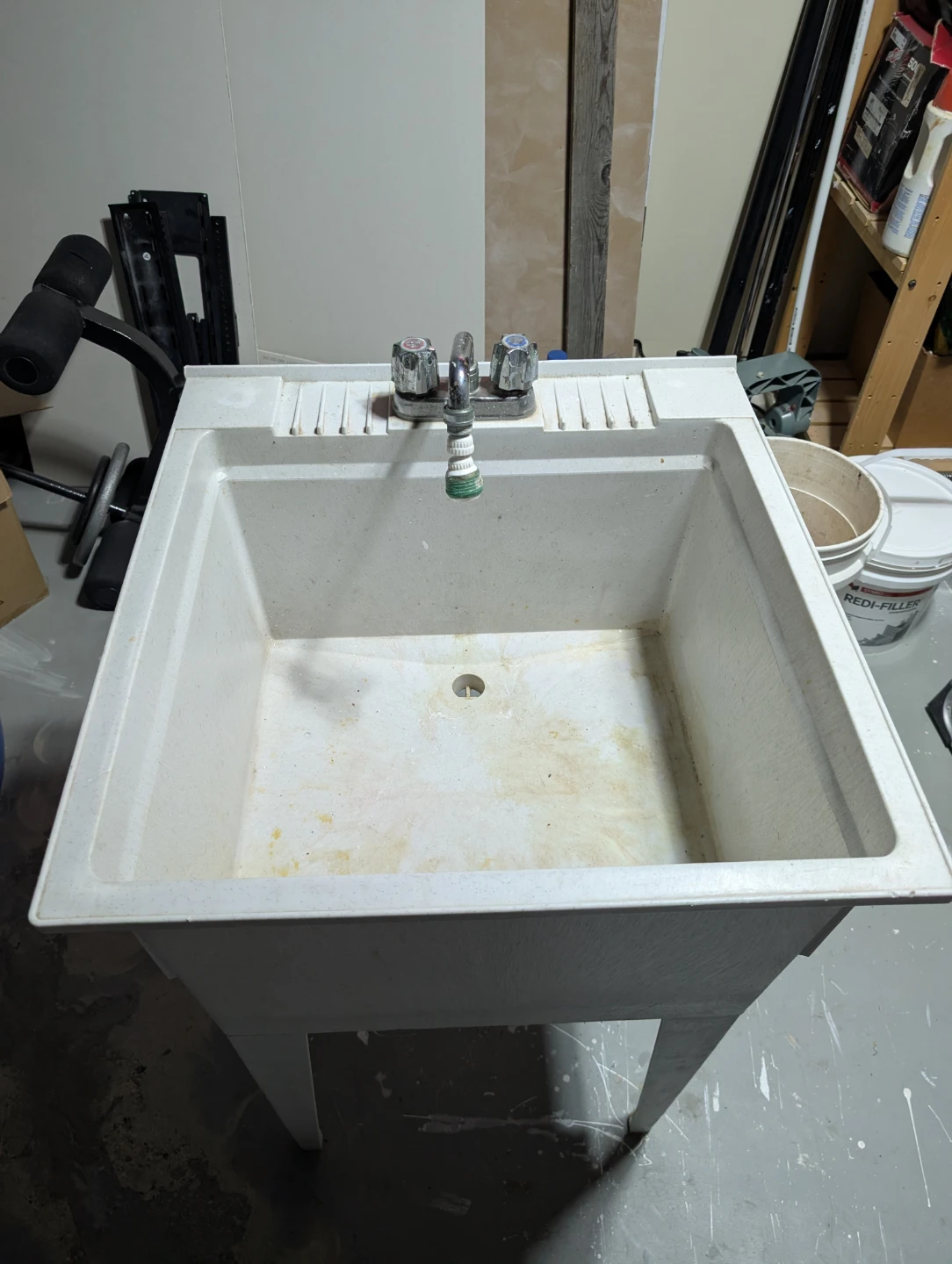 Laundry sink