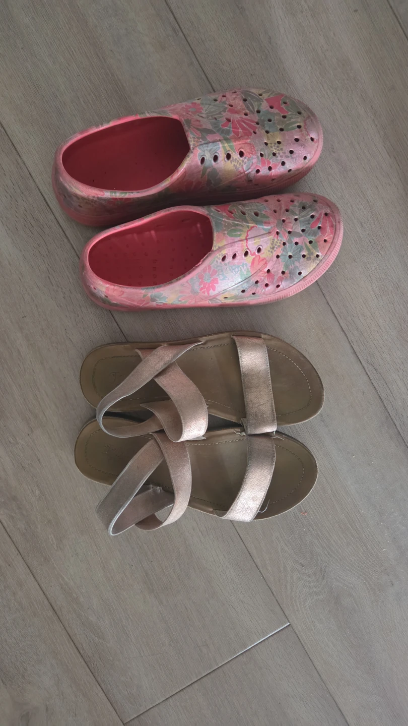 Kids' Floral Slip-on Shoes & Rose Gold Sandals