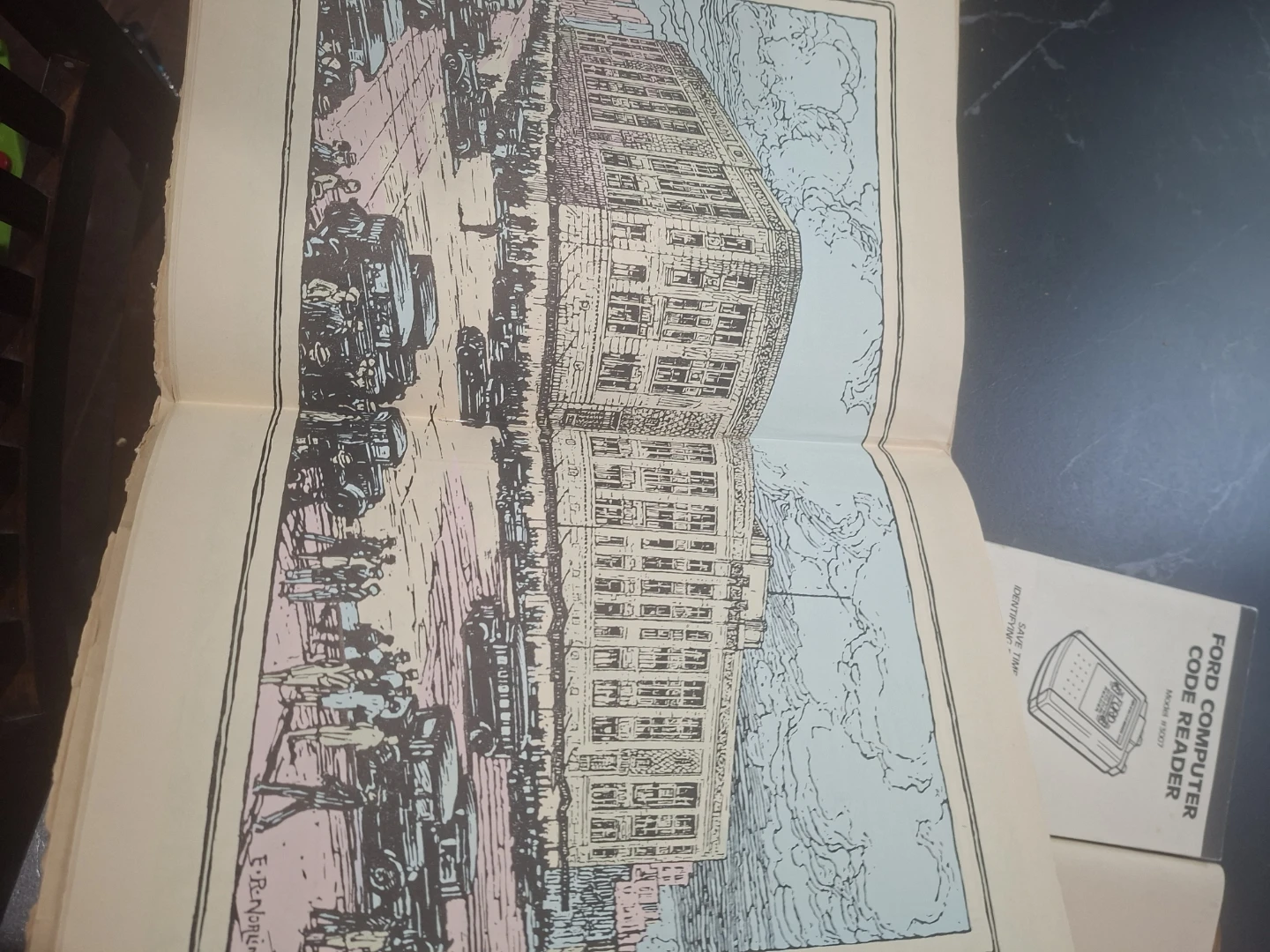 Shelf lot including 1929 bon marche book - photo 4