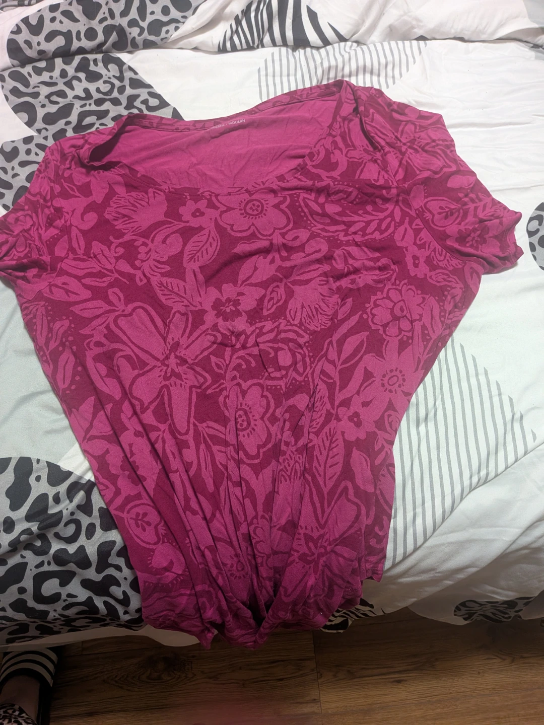 burgundy short-sleeved top pick up in st.albert