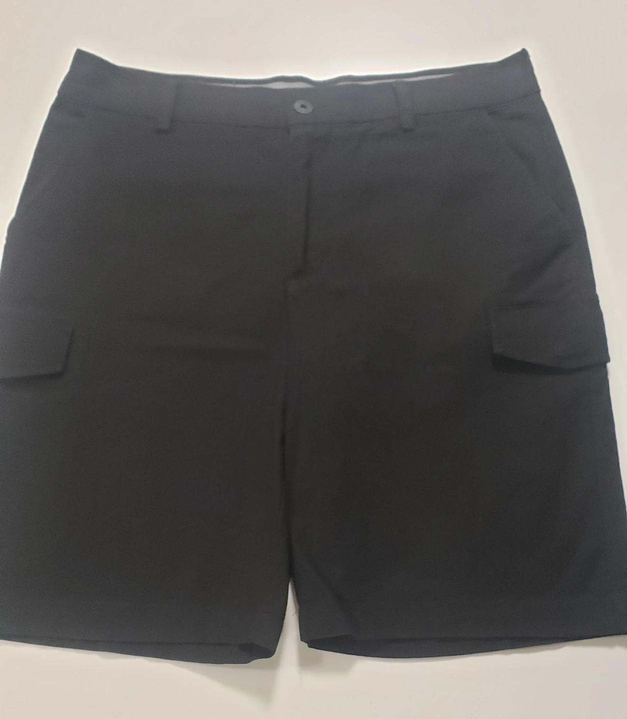 Like New Sierra Designs Black Cargo Shorts Size 34