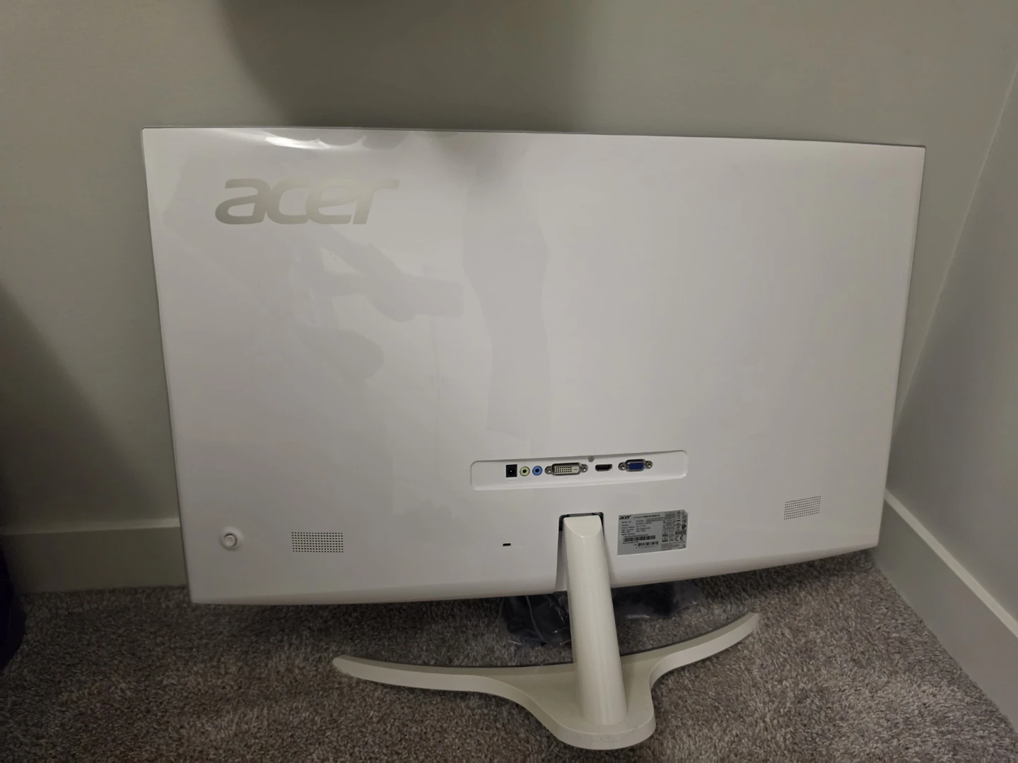 Acer 31.5" Curved Monitor - photo 2