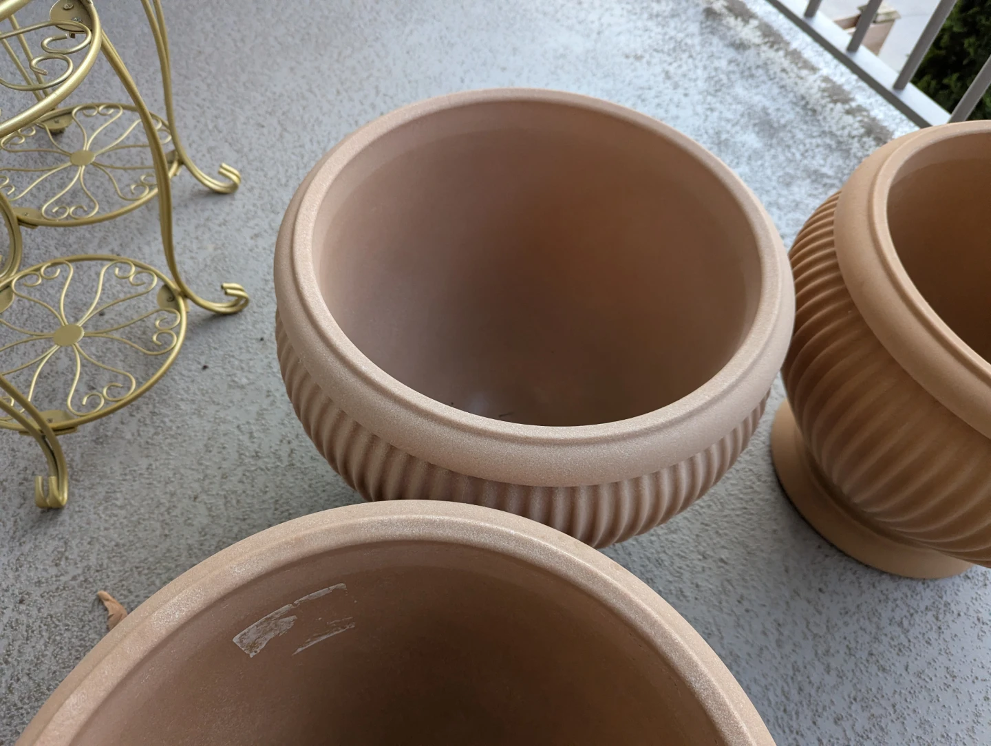 Tuscan Urn Style Planters (Set of 3) - photo 3