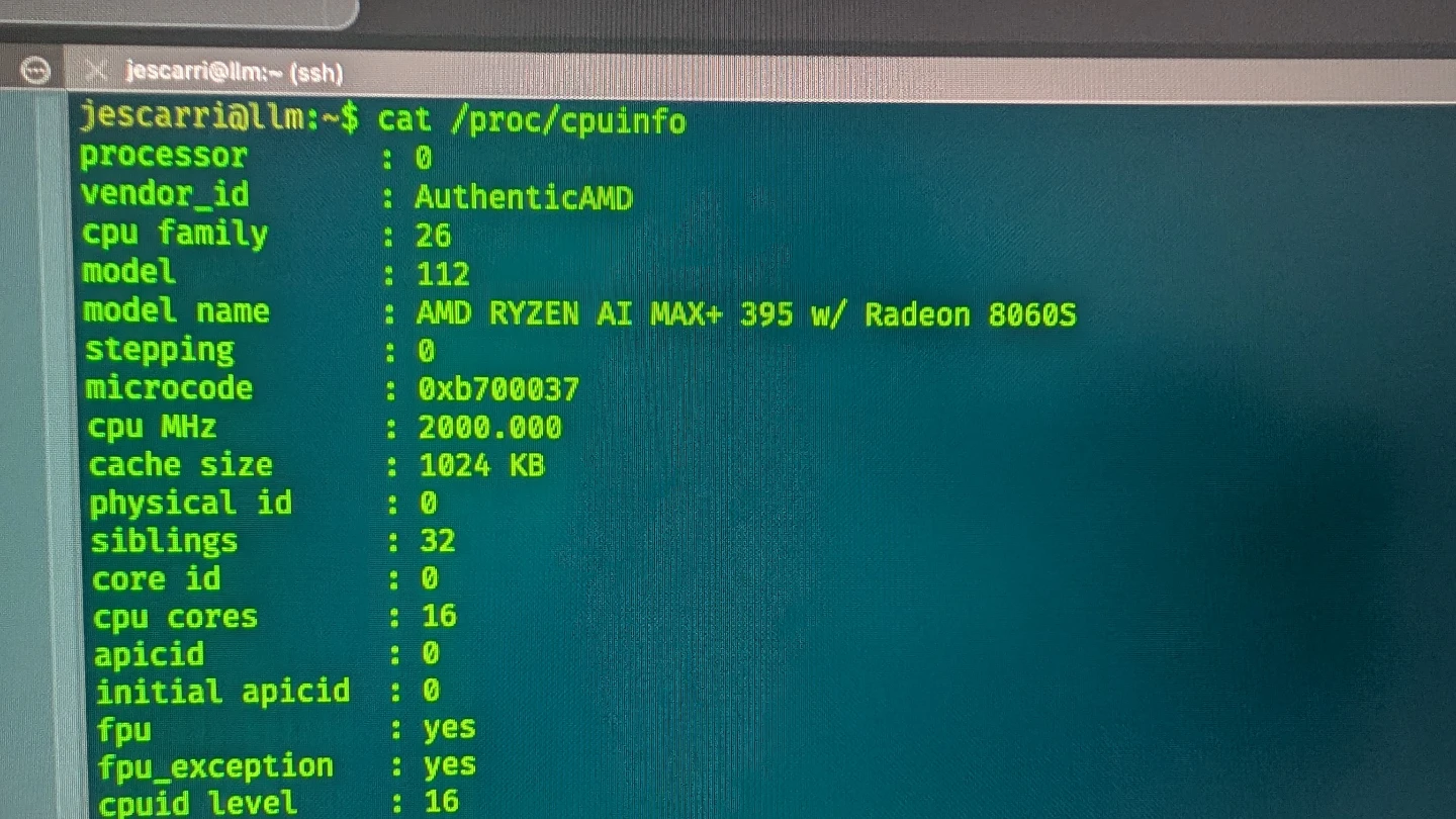 Minis Forum Mini PC AMD Ryzen AI MAX+ 395 128GB - photo 2