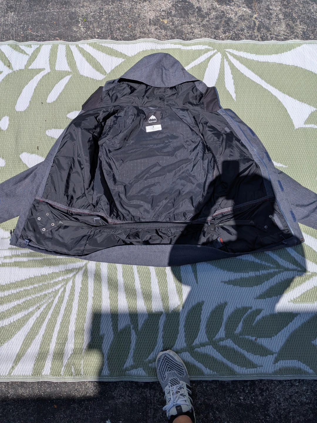 Burton Men's Snowboard Jacket - Medium - photo 2