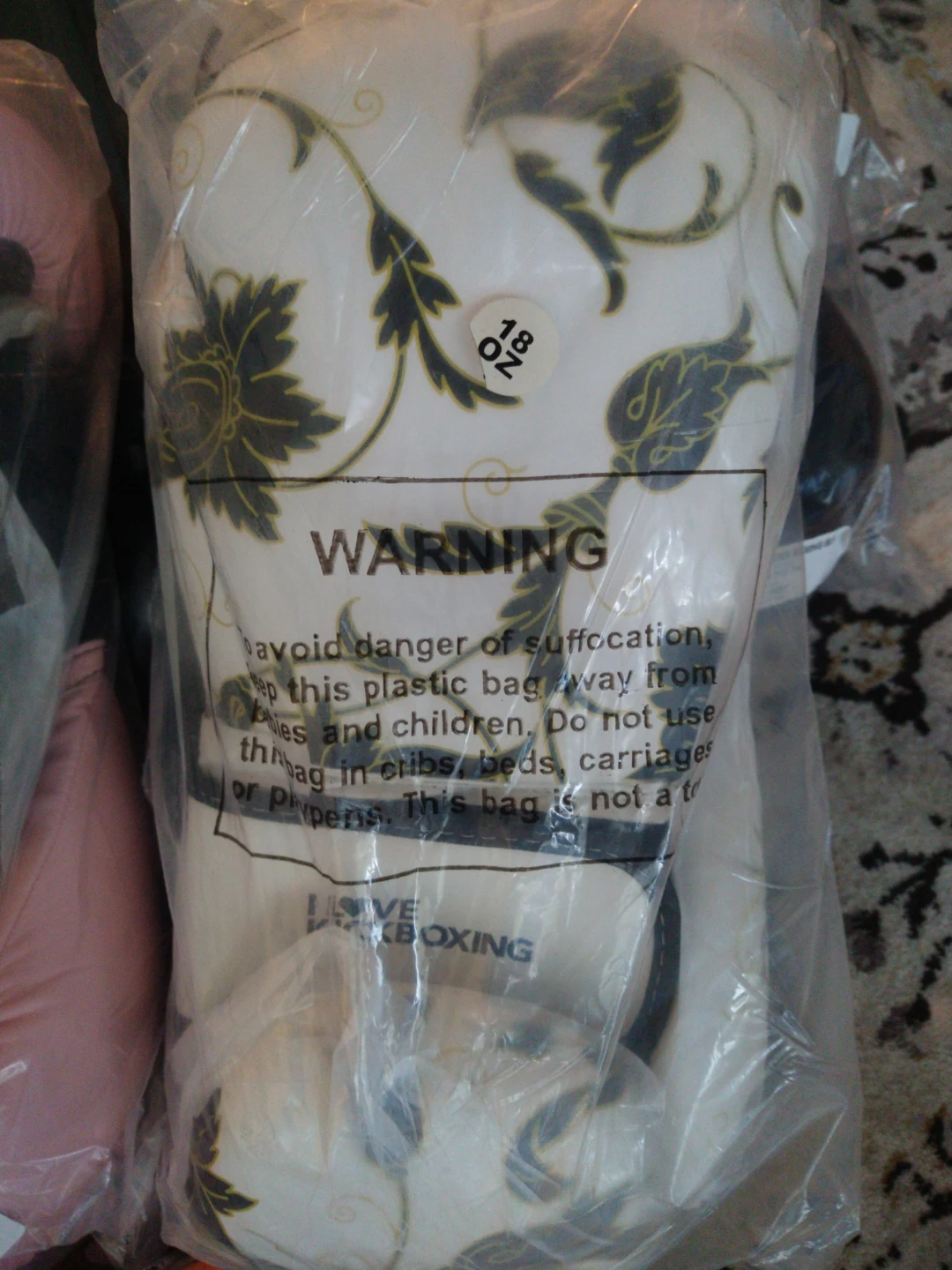 16oz-20oz Variety of New Boxing gloves FREE set of Hand Wraps - photo 2