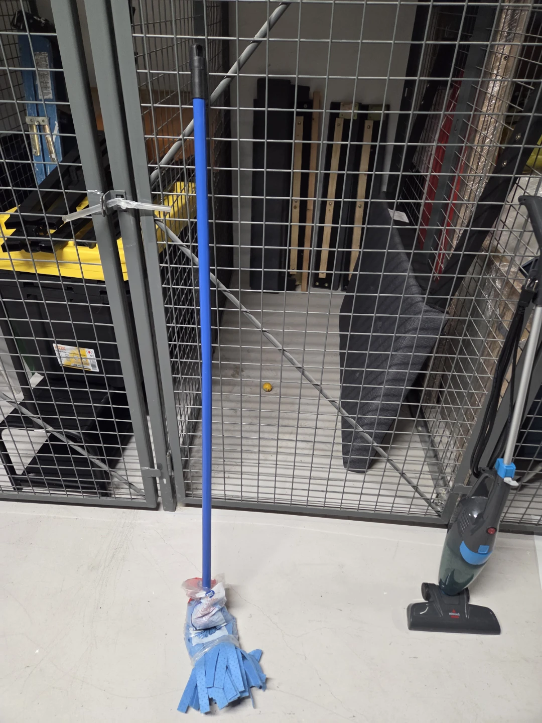 Bissell Vacuum Cleaner - photo 3
