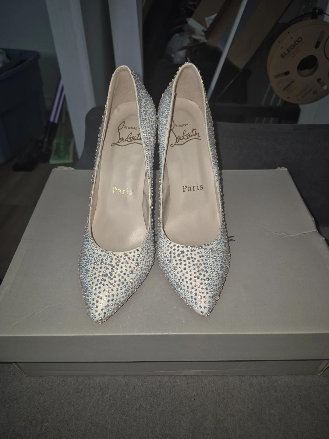 Gorgeous Authentic Christian Louboutin Kate Strass pumps ⚽