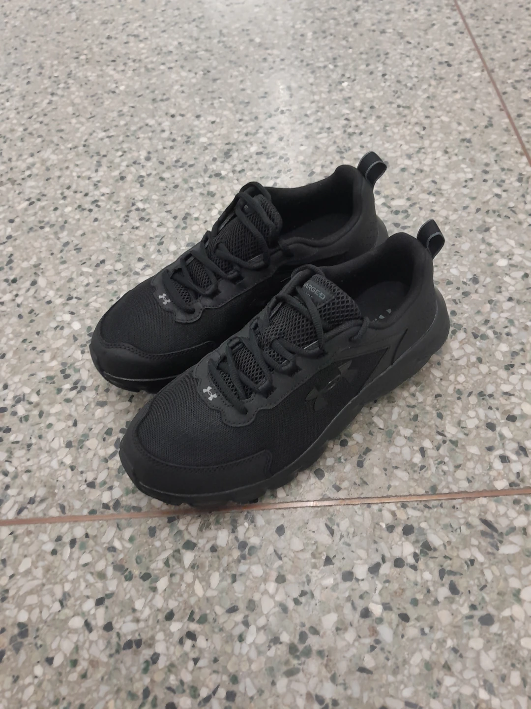 Under Armour Charged Assert 9 Running Shoes Size 10 - photo 4