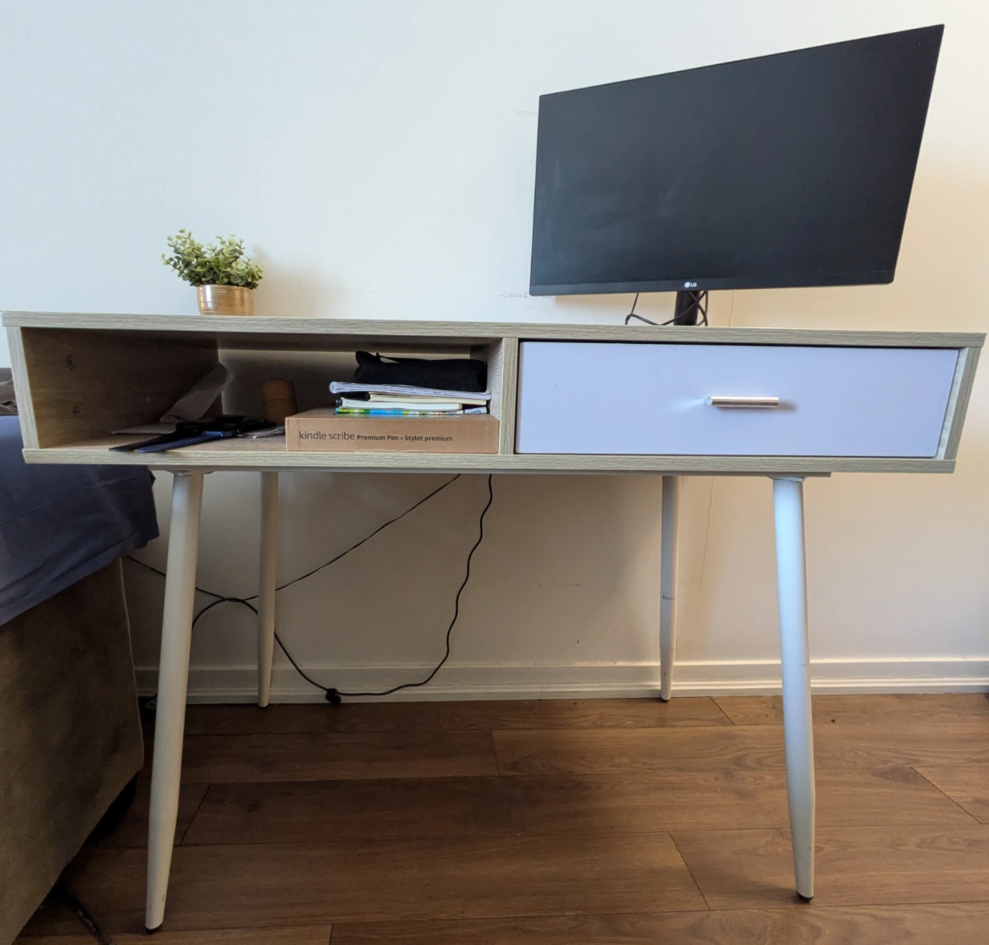 Light Wood Desk with Drawer - photo 4