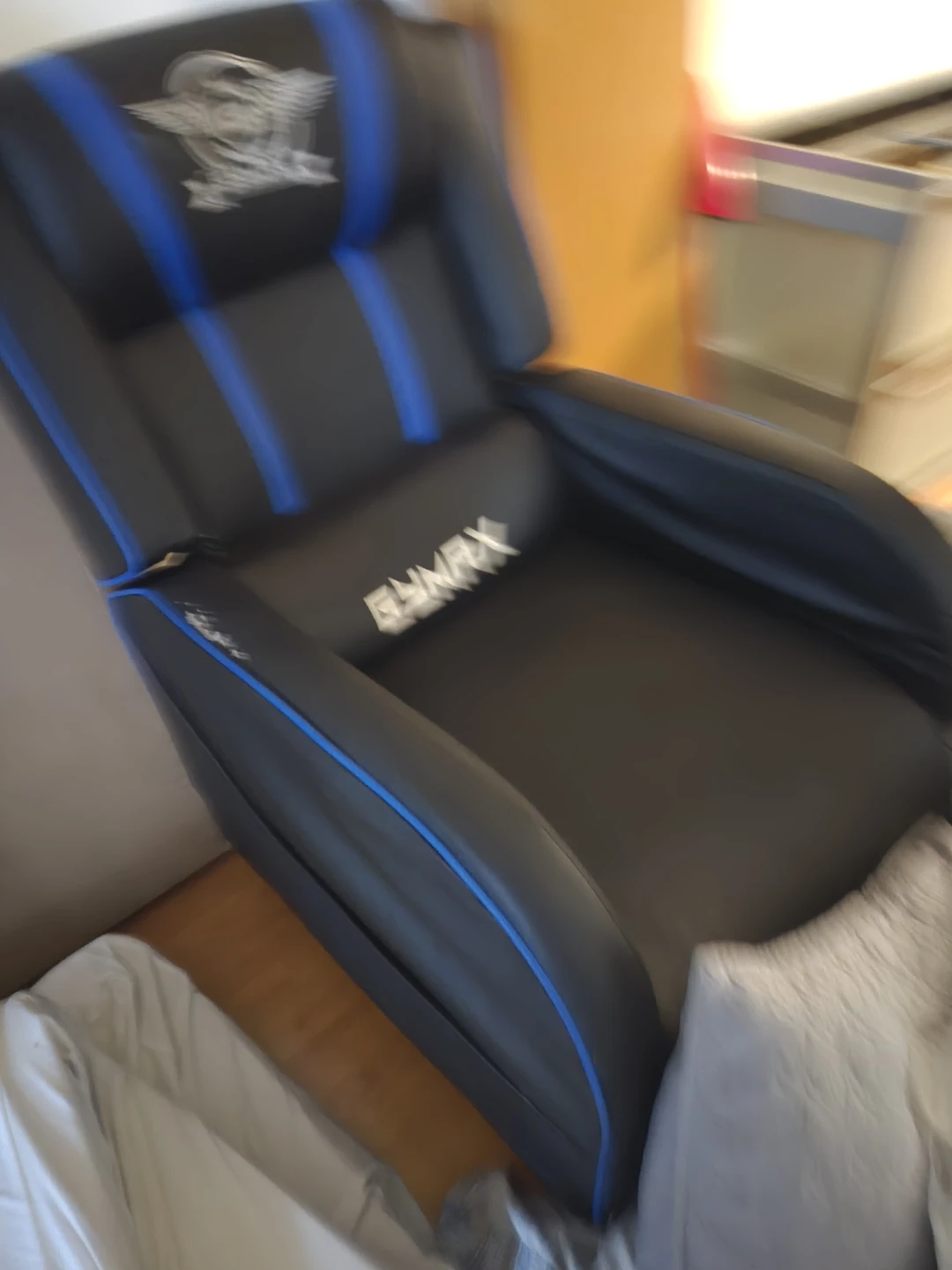 DXRacer Gaming Chair - photo 4