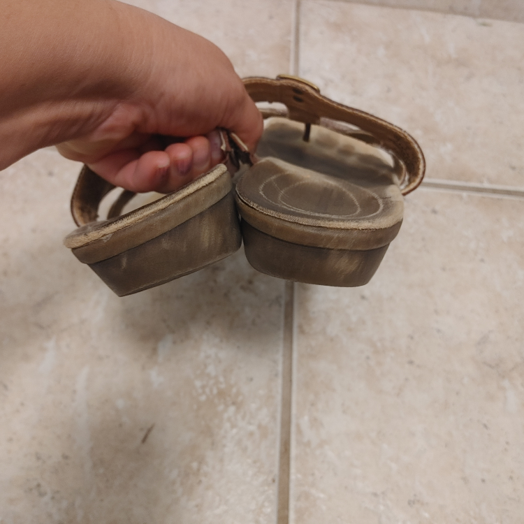 Women's Brown Leather Sandals size 9 - photo 3