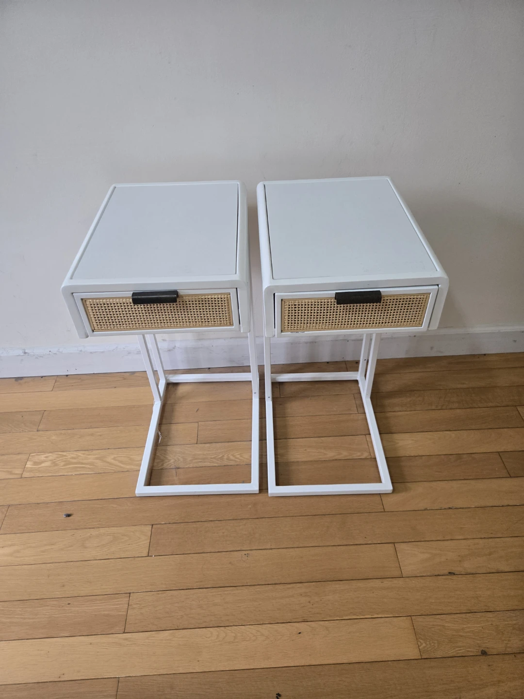 Set of 2 White Bedside Tables with Cane Drawer Fronts - photo 2