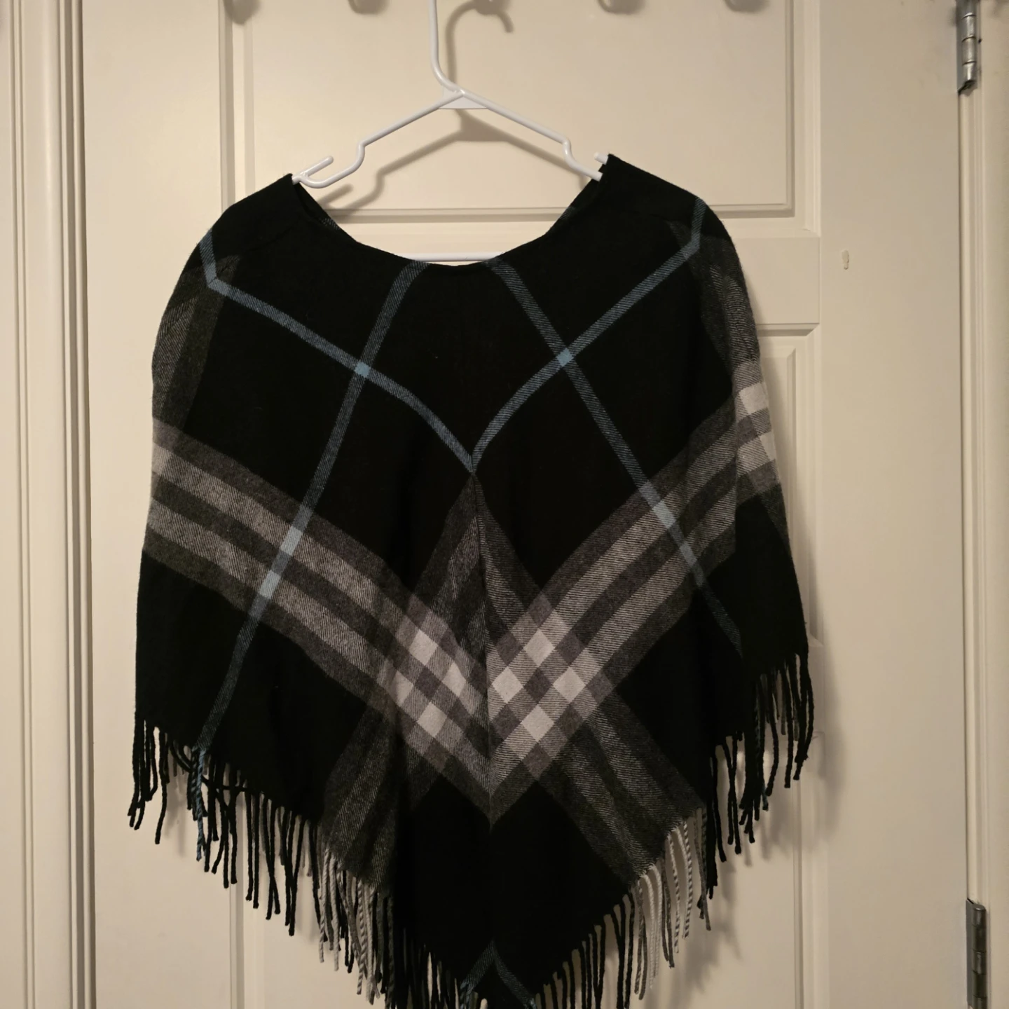 Vintage Burberry 100% Cashmere Plaid Fringe Poncho / Wrap - photo 2