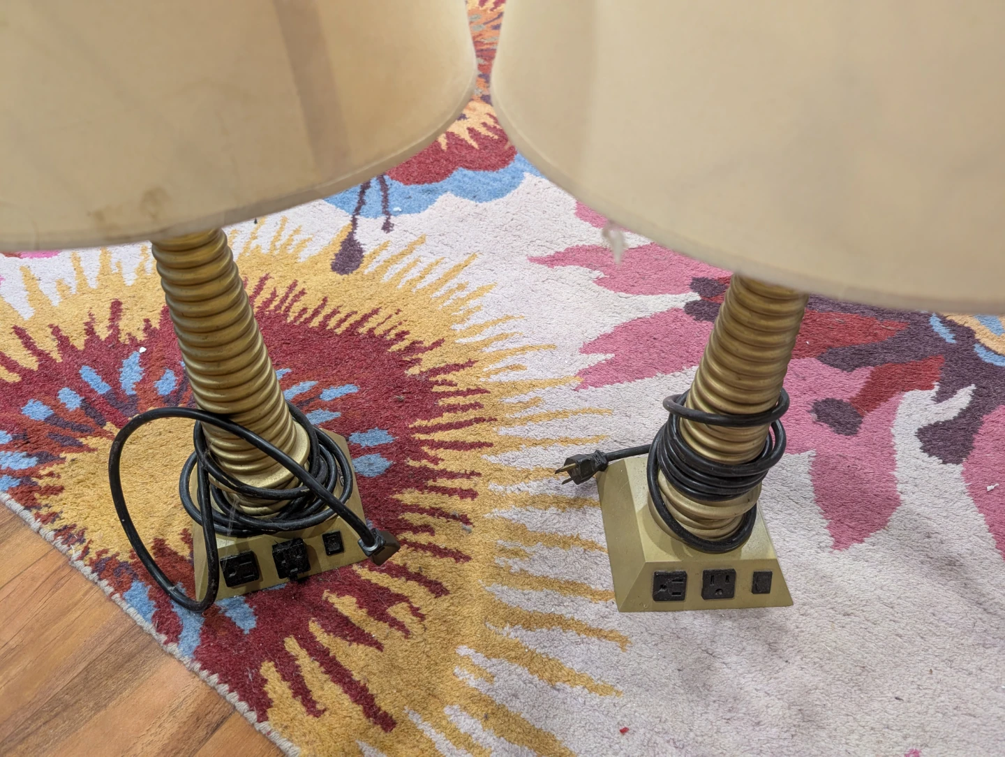 Set of 2 Table Lamps with Built-in Outlets - photo 2