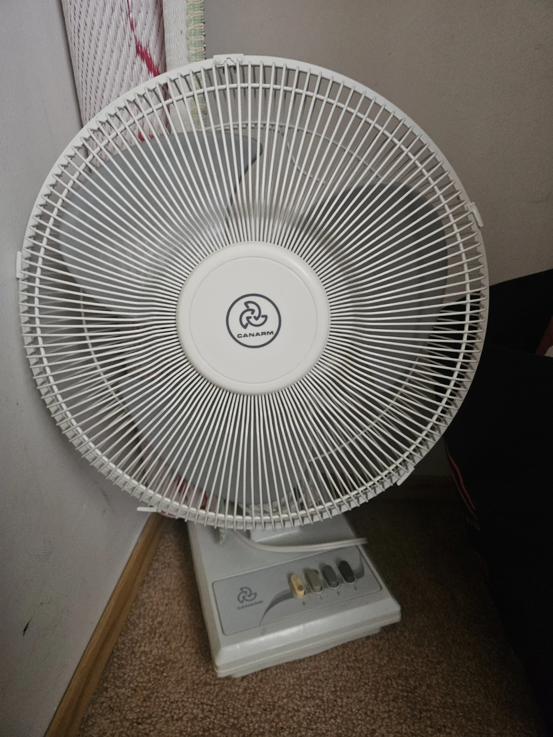 Canarm White Oscillating Table Fan - photo 2