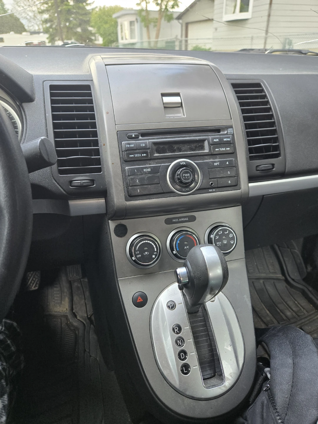 2012 Nissan Sentra Sedan - photo 5