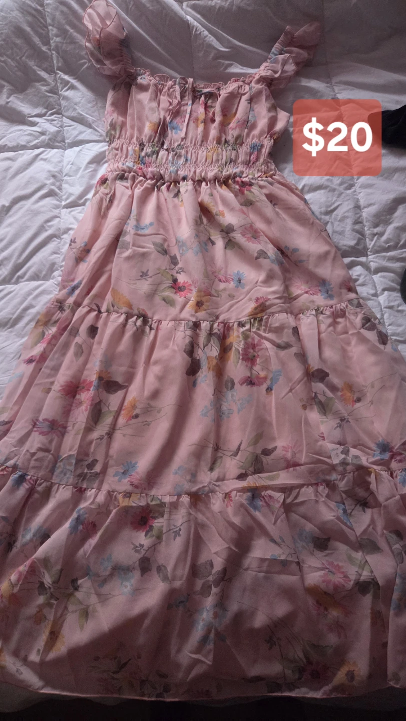 More Dresses - photo 2