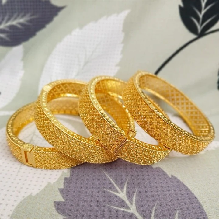 Set of 4 Gold Plated Bangle Bracelets ⚽