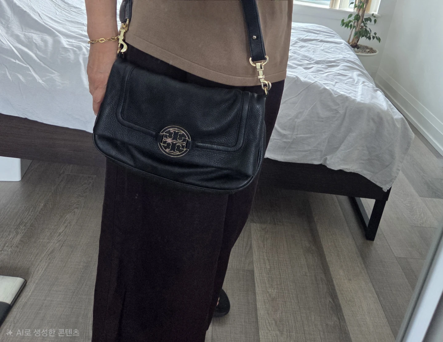 Tory Burch Black Leather Shoulder Bag - photo 5
