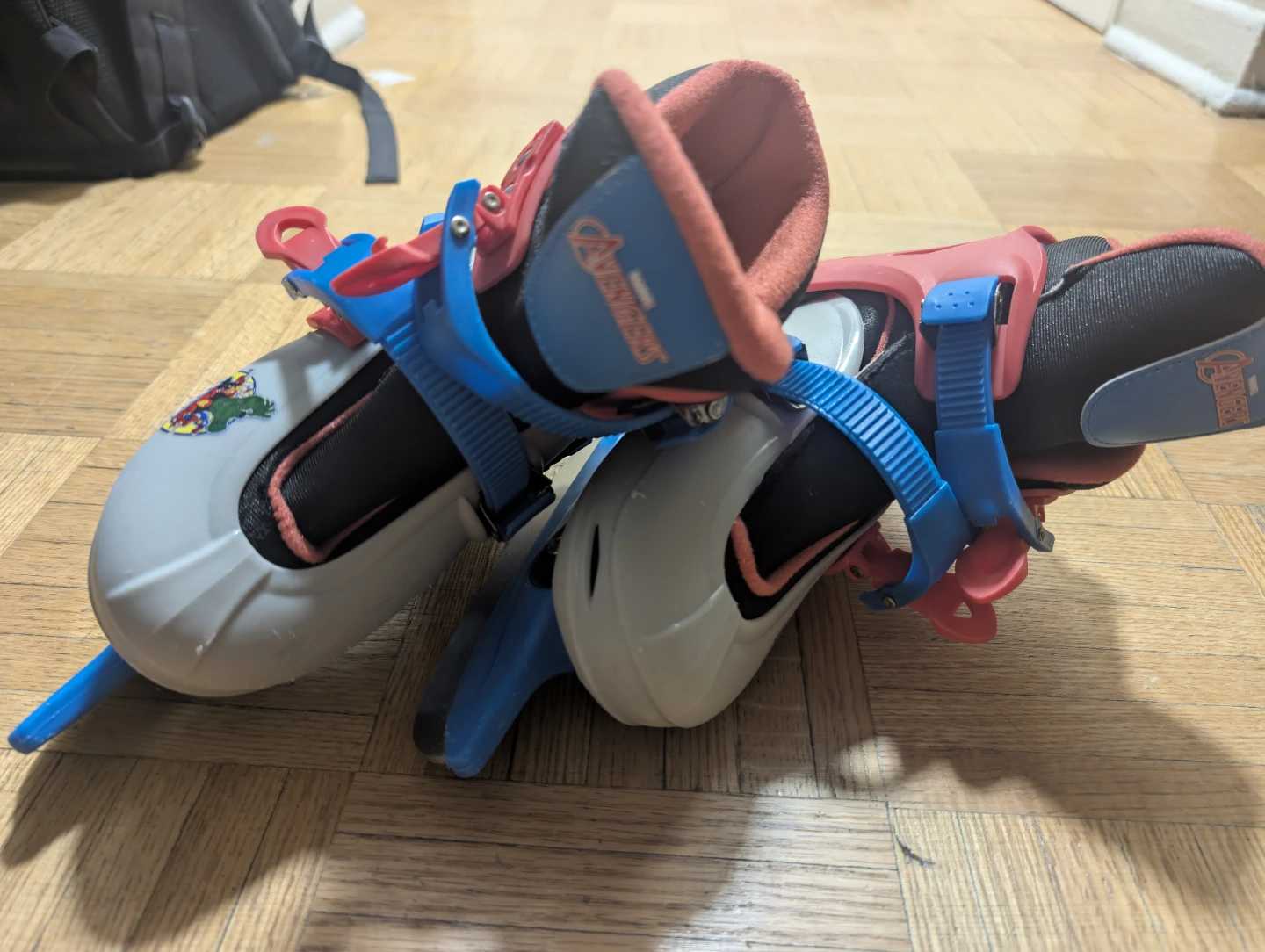 Avengers Adjustable Ice Skates+Cage Helmet+Snow Pant+Hand gloves - photo 2