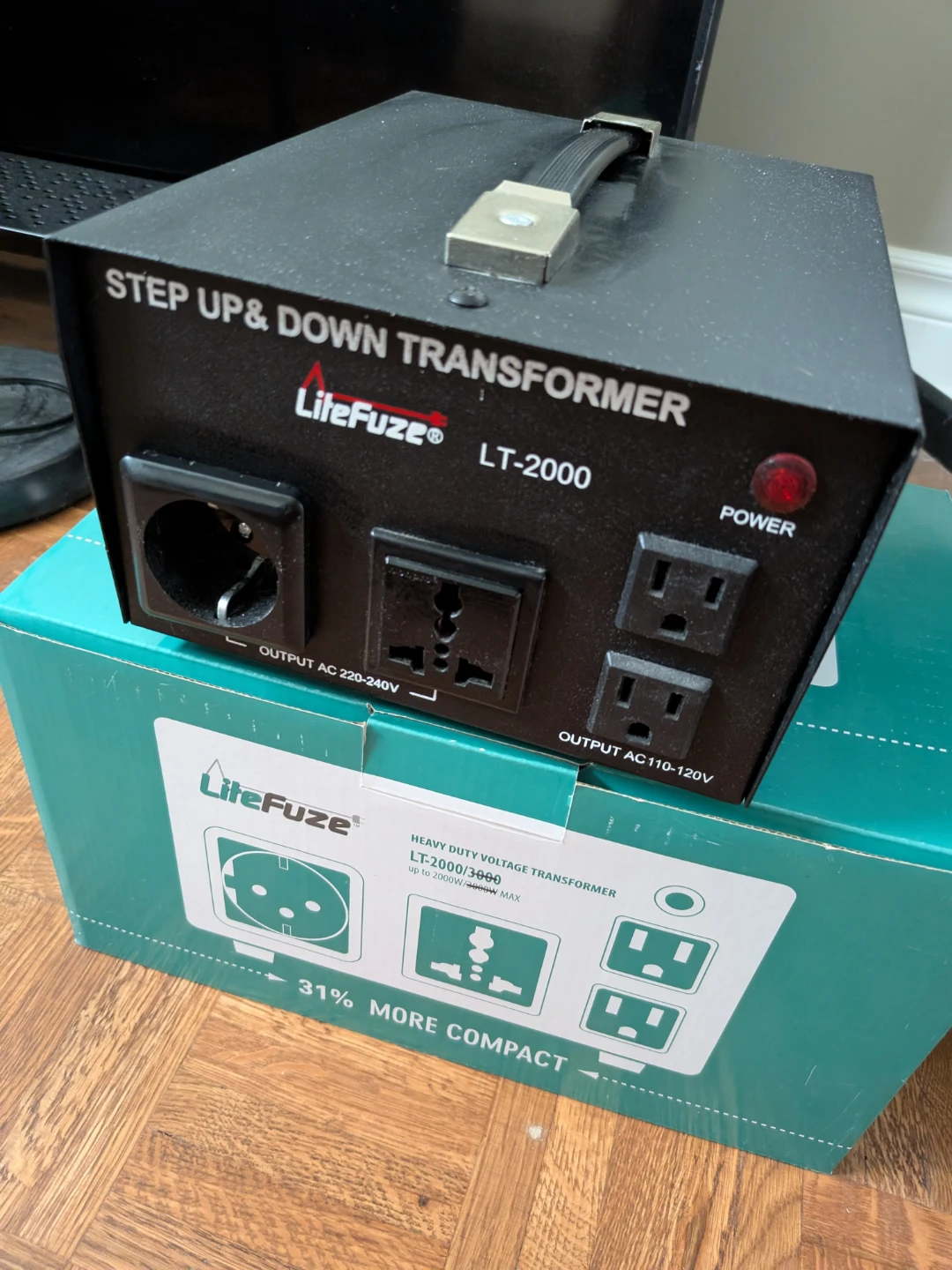 LiteFuze LT-2000 Step Up & Down Voltage Transformer - photo 3