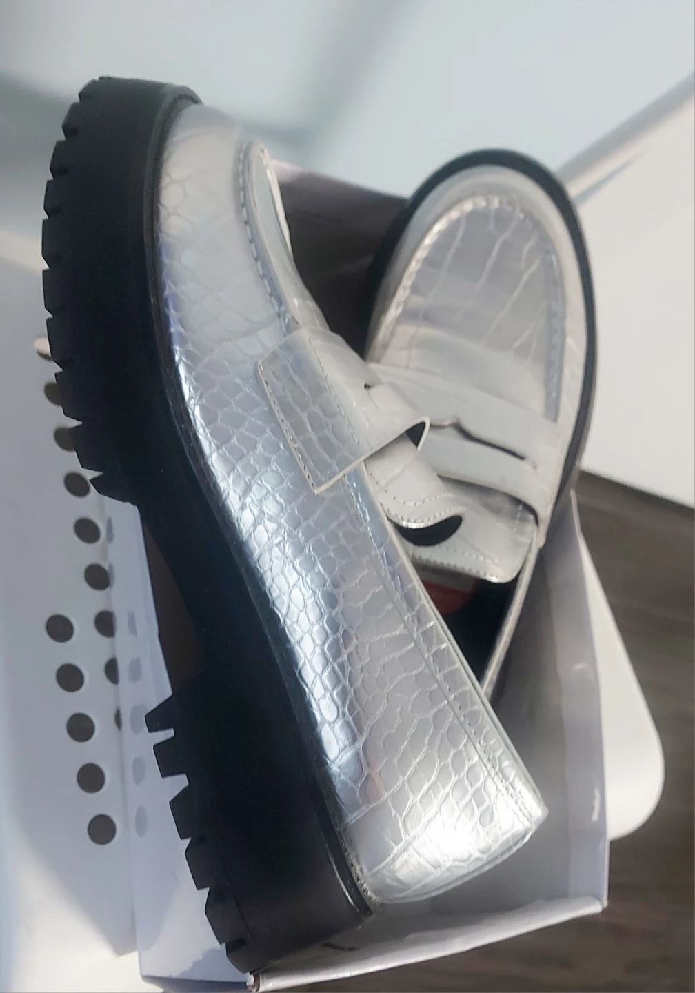 Madden Girl Silver Faux Croc Loafers Size 8.5 - photo 2