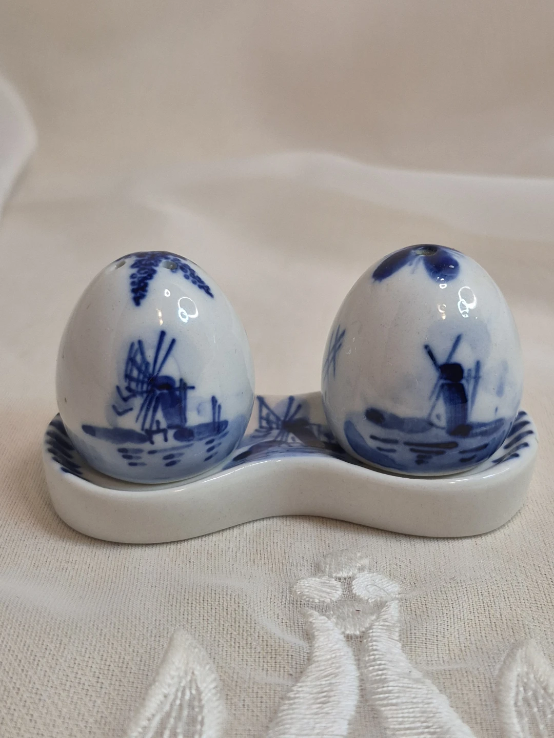 Vintage Little Holland Ceramic Delft Salt & Pepper Set - photo 4