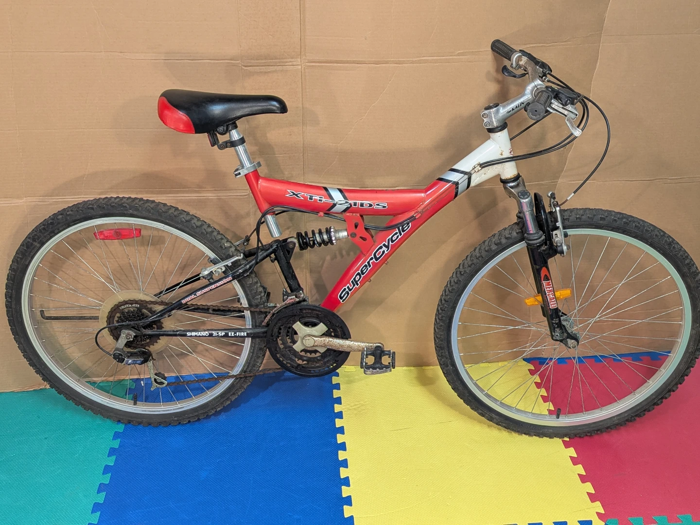 26" wheels, Dual Suspension Mountain Bike, size large