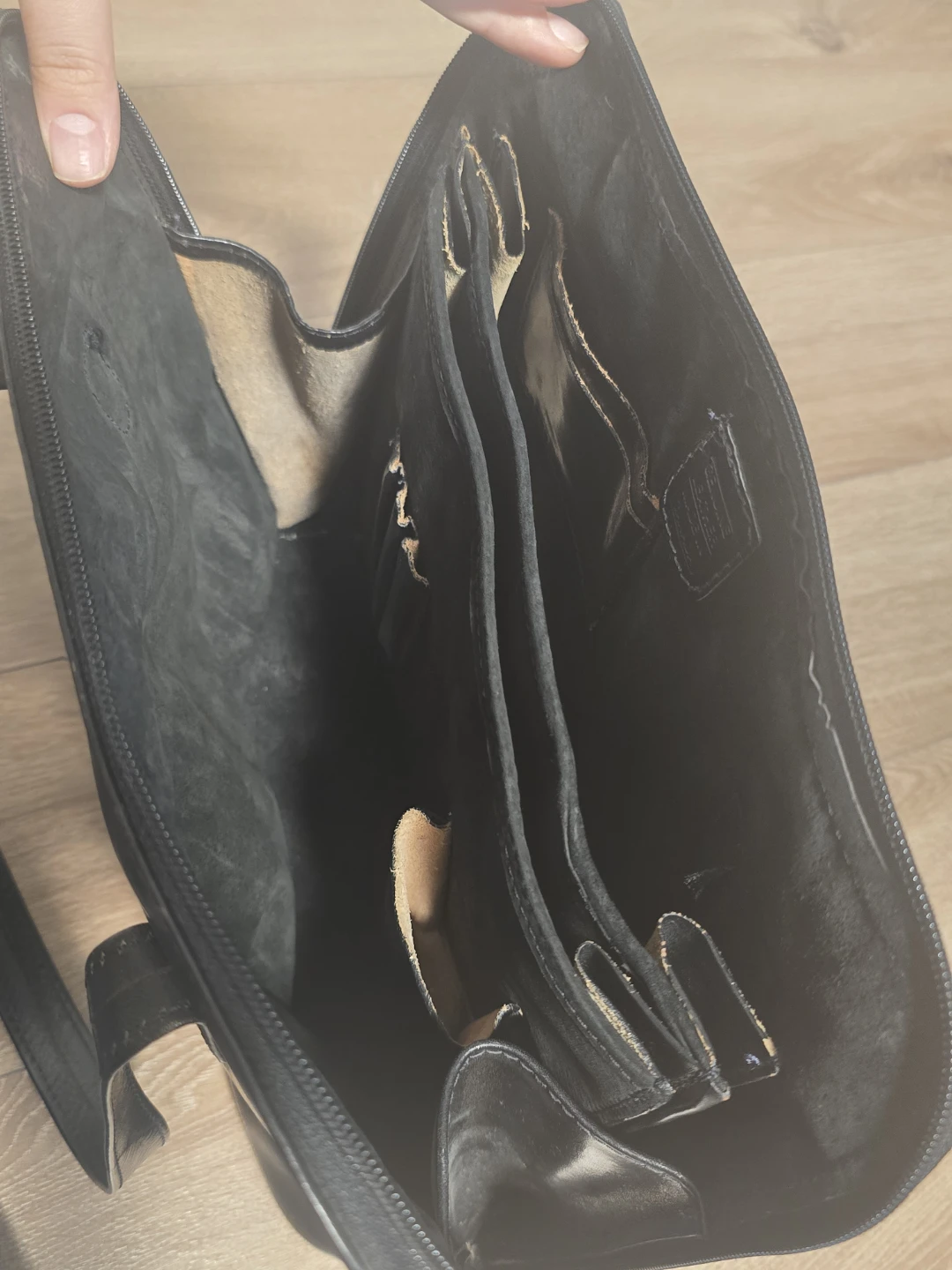 Black geniune leather totebag - photo 3