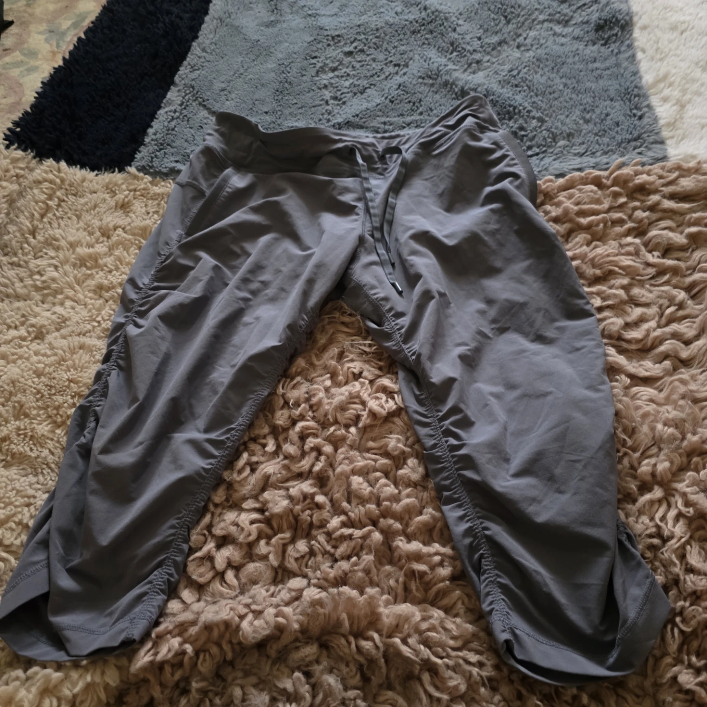 Kirkland Signature Grey Athletic Capris⚽