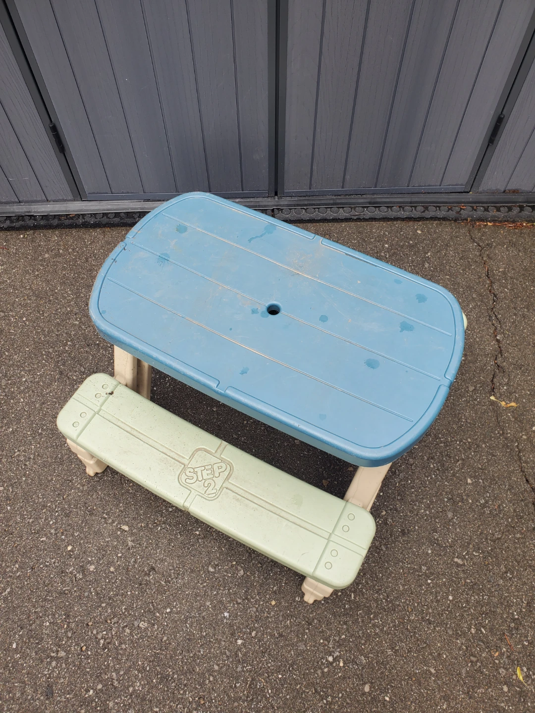 STEP 2 KIDS PICNIC TABLE - photo 2