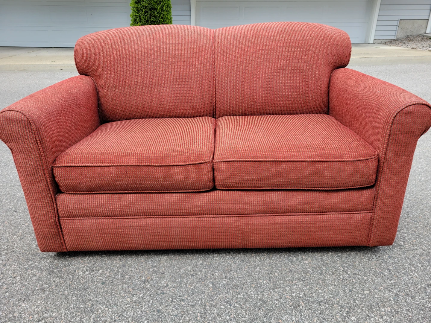 Beautiful Red Sofa Bed / Hide-A-Bed Sofa. - photo 2