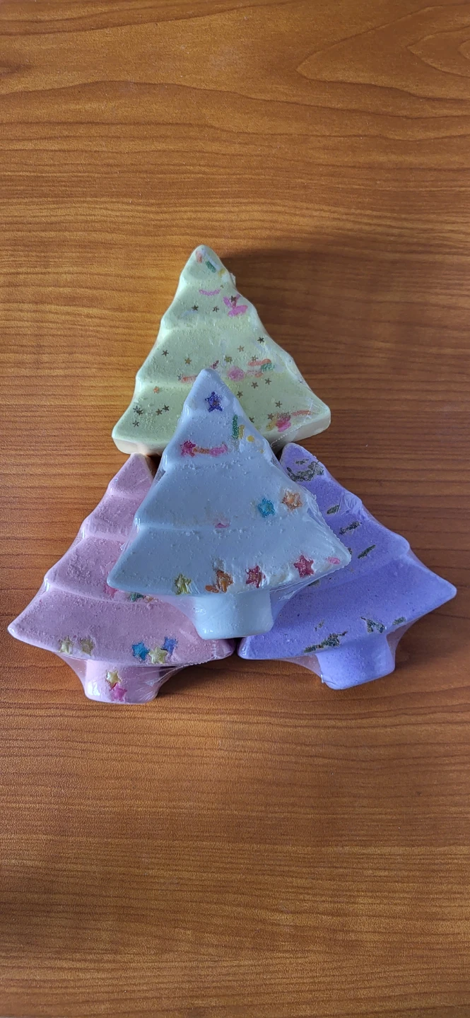 Christmas Tree Shaped bathbombs - Set of 4