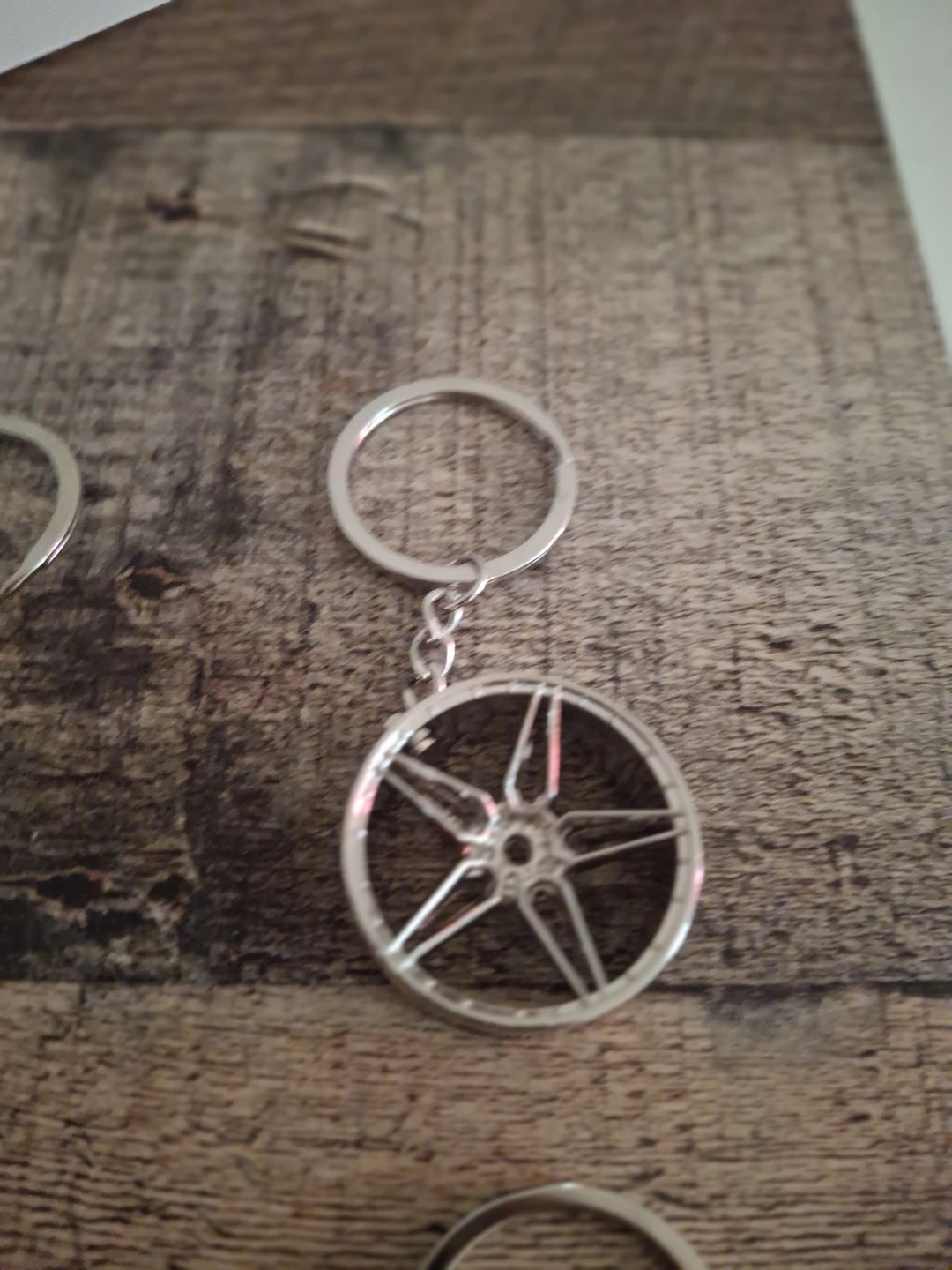 Set of 5 Automotive Themed Keychains - photo 2
