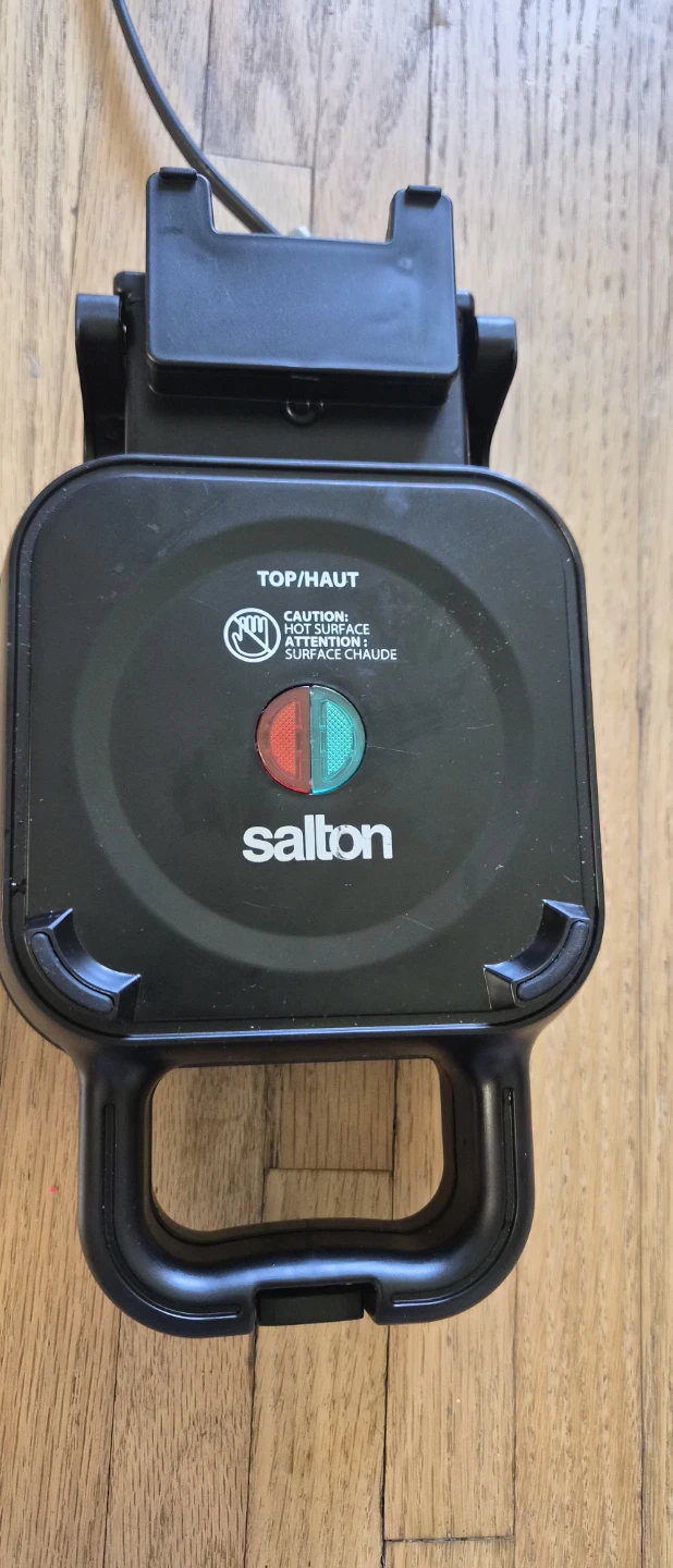 Salton Waffle Maker