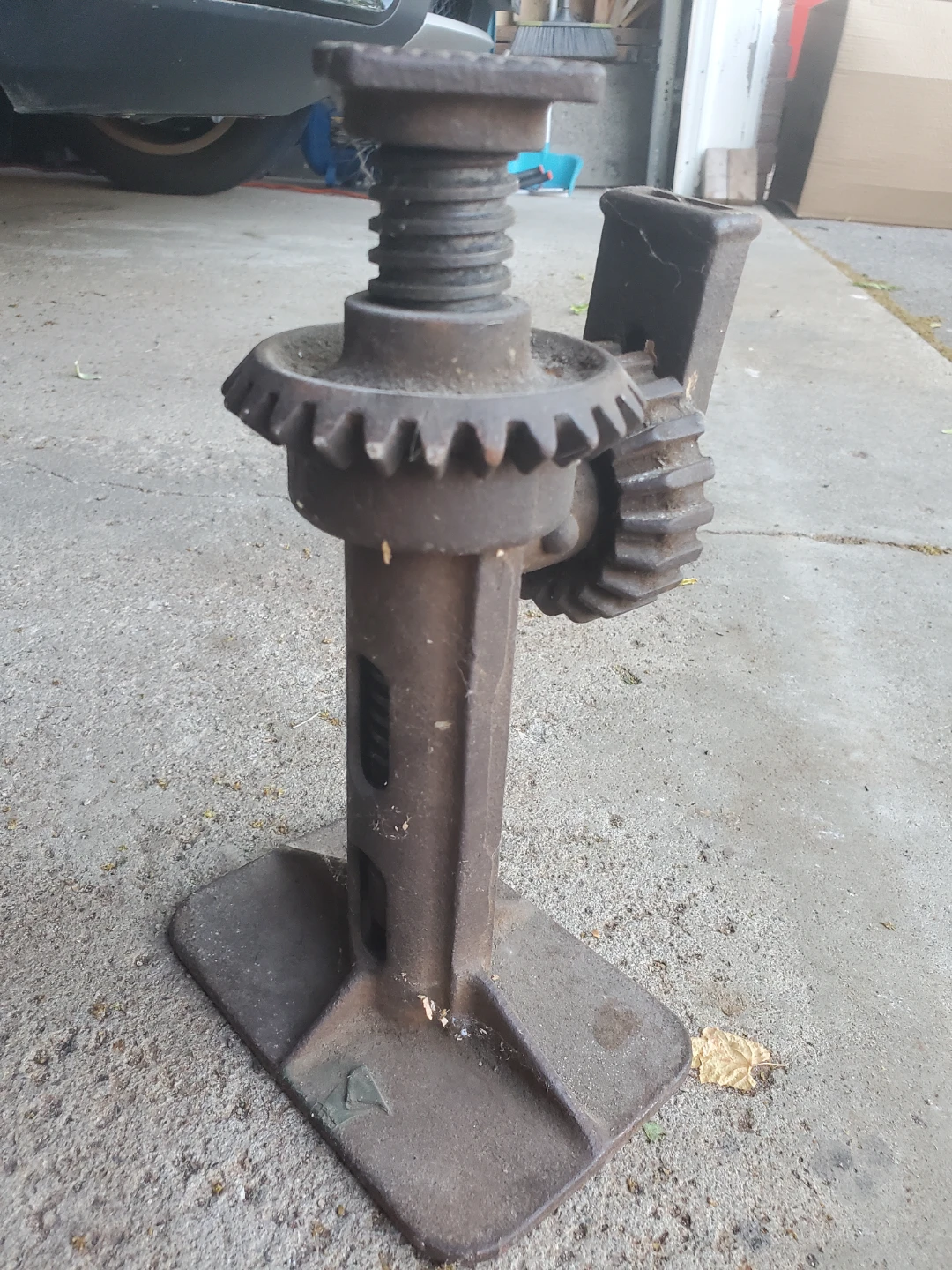 Vintage Mechanical Car Jack - photo 2