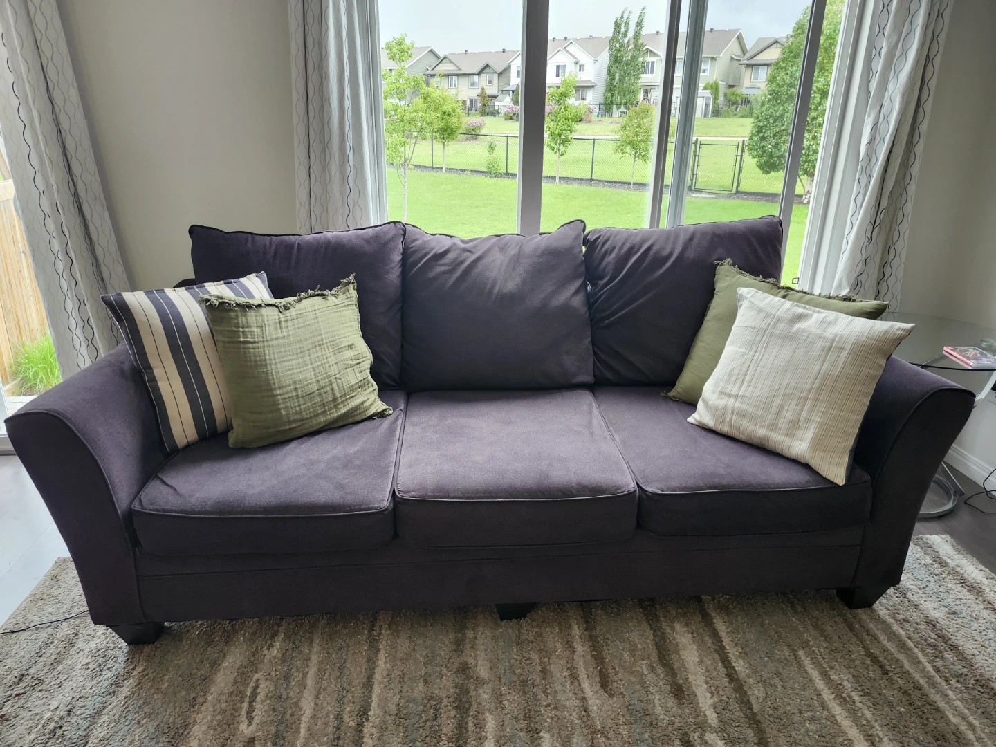 Couch -REASONABLE OFFERS ACCEPTED