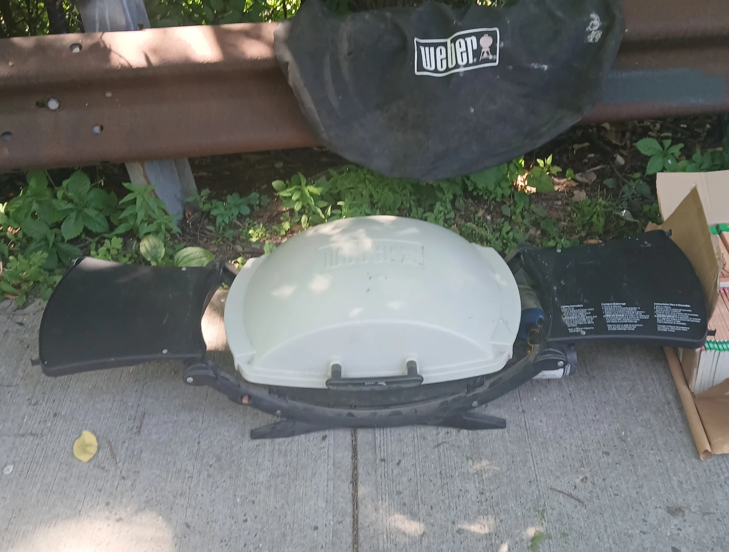 Weber Portable Grill Q200